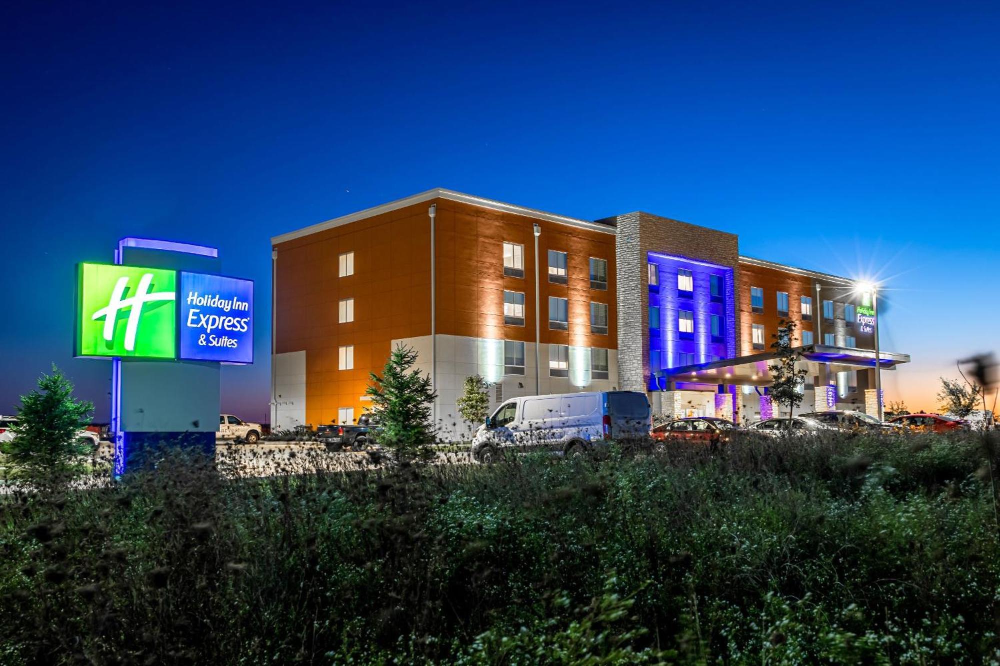 Holiday Inn Express & Suites - Rantoul By Ihg Esterno foto